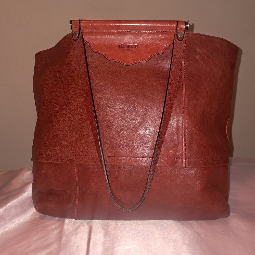 Old Trend Modern Village Holy Leaf Tote